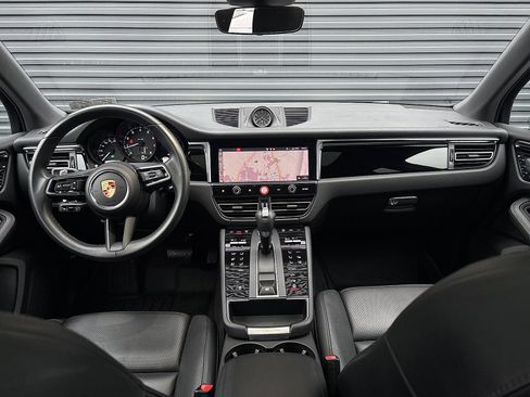 Certified 2024 Porsche Macan image 15