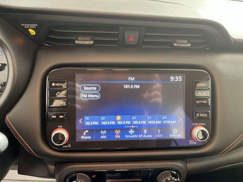 Used 2024 Nissan Kicks SR image 18