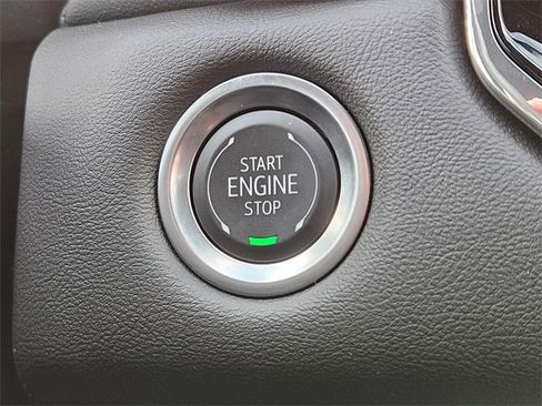 New 2025 GMC Canyon Elevation w/ Convenience Package image 21