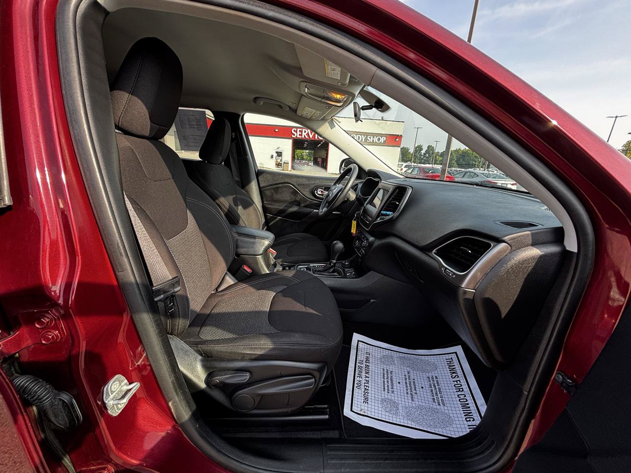 Used 2019 Jeep Cherokee Latitude w/ Popular Appearance Group AWD/4WD image 10