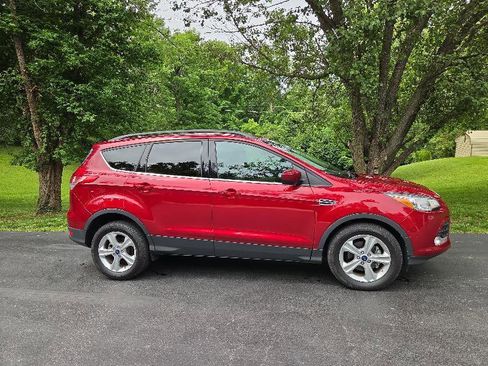 Used 2014 Ford Escape SE w/ Equipment Group 201A FWD image 3