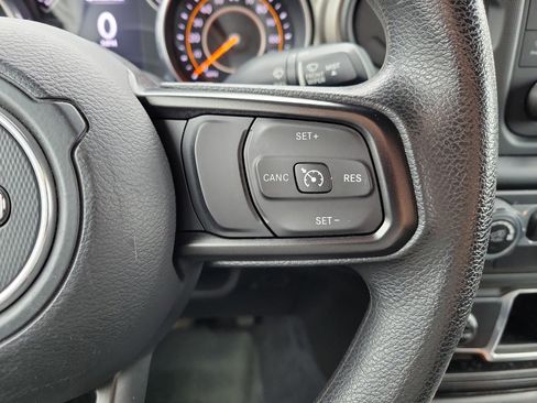 Used 2018 Jeep Wrangler Unlimited Sport image 26