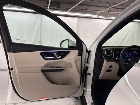 Certified 2025 Mercedes-Benz GLC 350e 4MATIC image 26