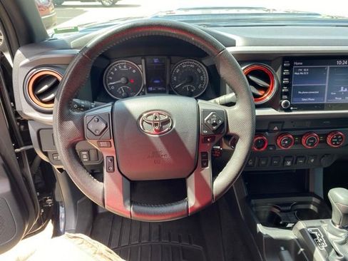 Certified 2020 Toyota Tacoma TRD Sport w/ Technology Package AWD/4WD image 5