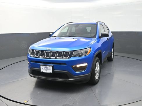 Used 2019 Jeep Compass Sport AWD/4WD image 4