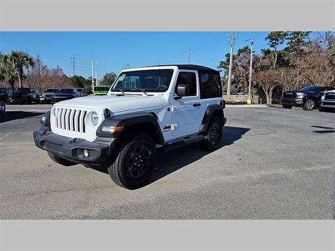 Used 2023 Jeep Wrangler Sport image 38