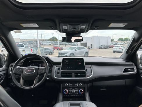 Used 2024 GMC Yukon AT4 AWD/4WD image 16