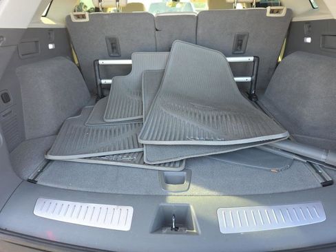 Used 2017 Cadillac XT5 Premium Luxury w/ Driver Assist Package image 13