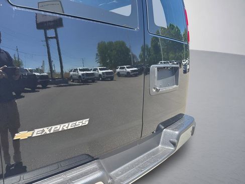 New 2026 Chevrolet Express 2500 RWD image 27