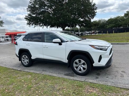 Used 2024 Toyota RAV4 LE image 7