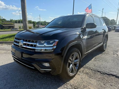 Used 2018 Volkswagen Atlas SEL w/ R-Line Package AWD/4WD image 9