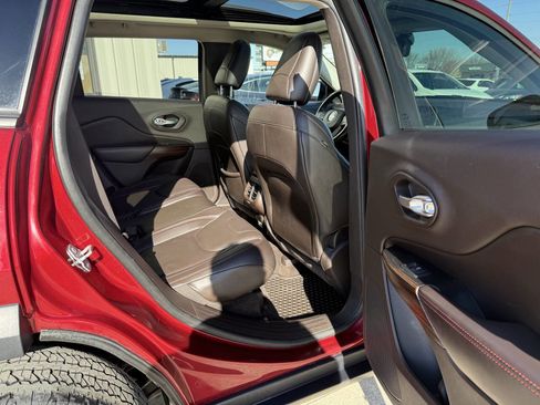 Used 2014 Jeep Cherokee Trailhawk w/ Comfort/Convenience Group image 12