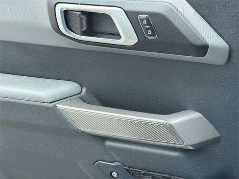 Used 2023 Ford Bronco Black Diamond image 33