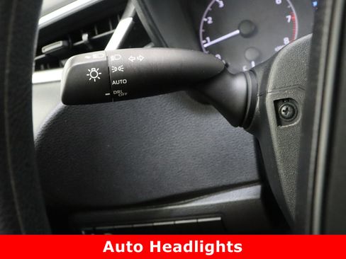 Used 2025 Toyota Corolla LE image 22