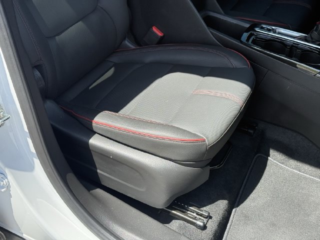 Used 2025 Chevrolet TrailBlazer RS w/ Convenience Package FWD image 19
