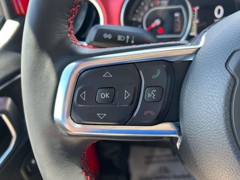 Used 2022 Jeep Wrangler Unlimited Rubicon w/ Cold Weather Group AWD/4WD image 17