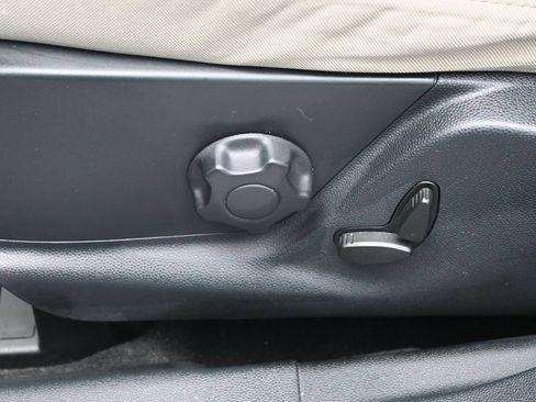 Used 2019 Ford EcoSport SE w/ SE Convenience Package FWD image 11