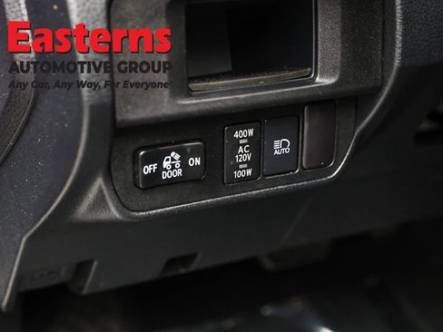 Used 2018 Toyota Tacoma TRD Sport AWD/4WD image 22