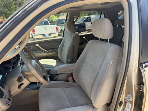 Used 2005 Toyota Sequoia SR5 RWD image 15