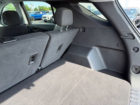 Used 2023 Chevrolet Equinox LS w/ LS Convenience Package AWD/4WD image 12