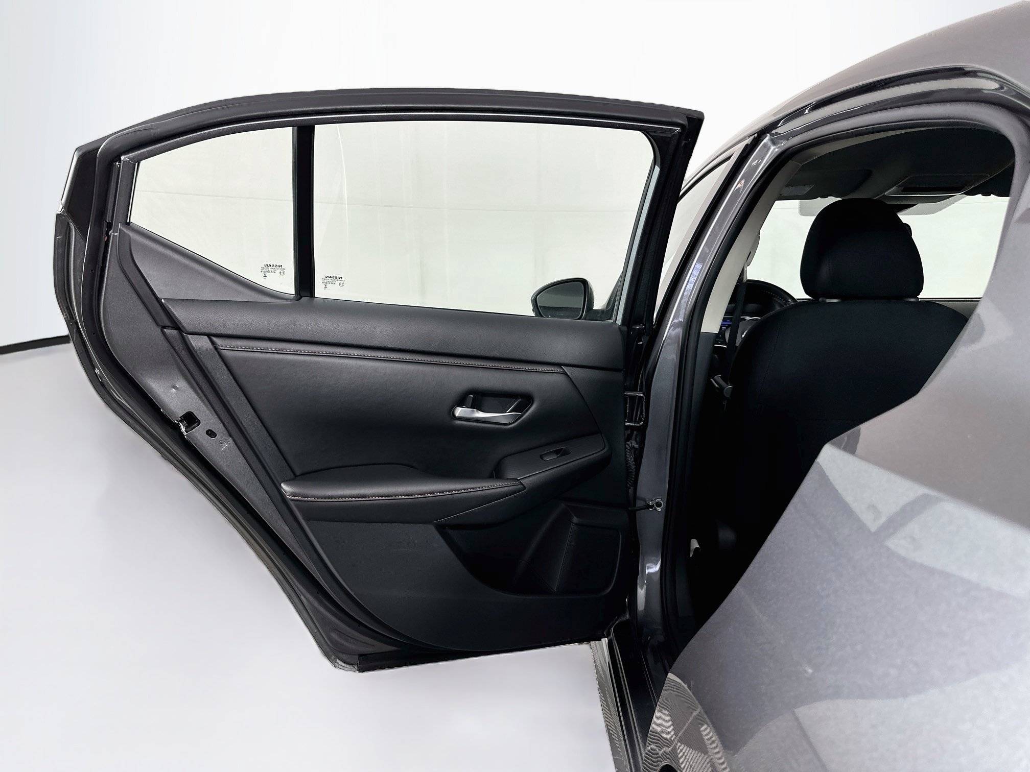 Used 2025 Nissan Sentra SR FWD image 25