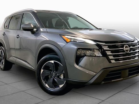 Used 2026 Nissan Rogue SV w/ SV Premium Package AWD/4WD image 2