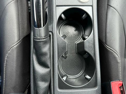 Used 2015 Volkswagen Golf S image 34