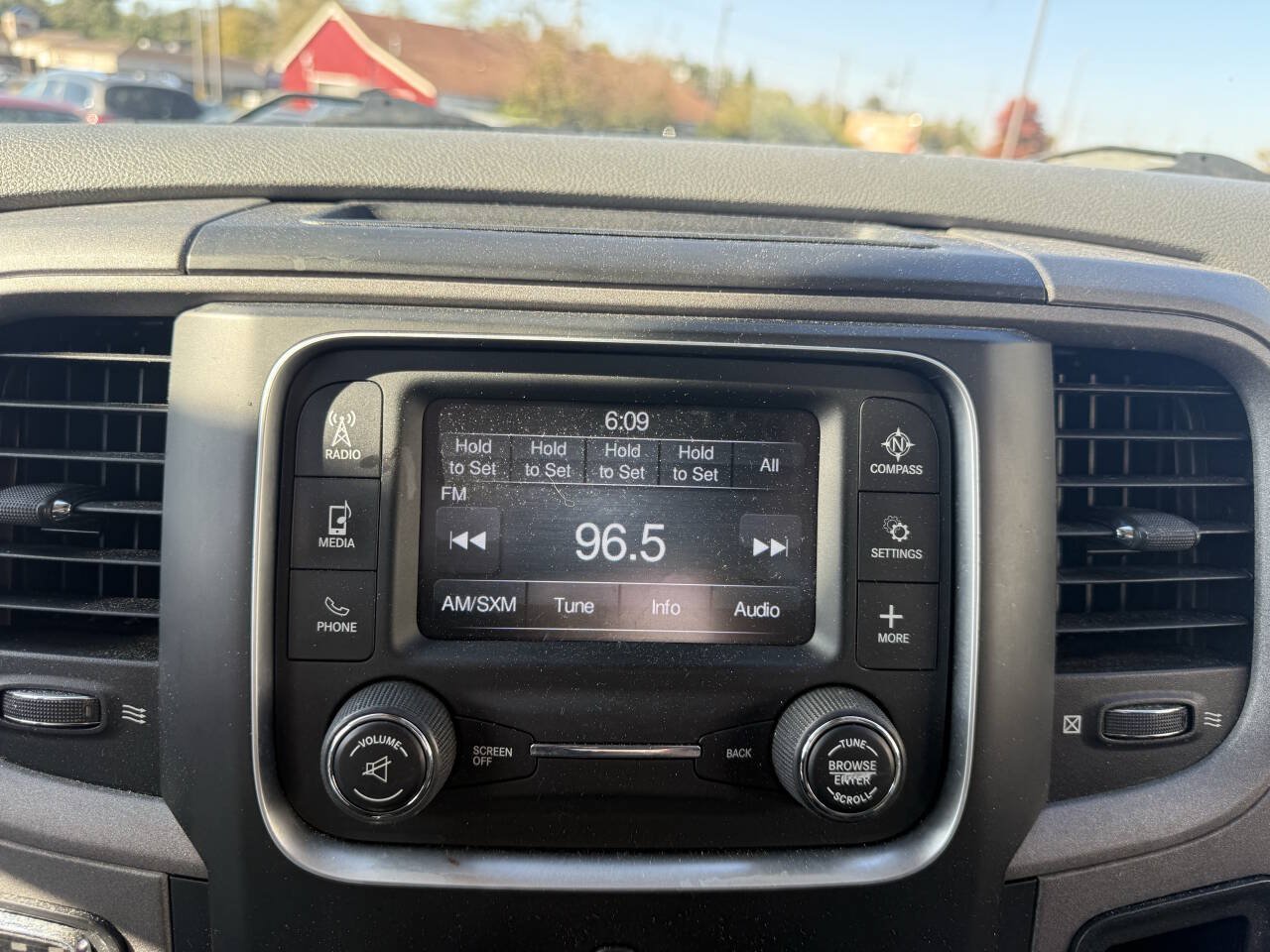 Used 2017 RAM 1500 Express AWD/4WD image 25