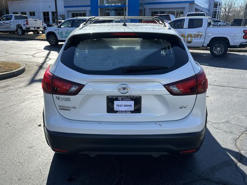 Used 2017 Nissan Rogue Sport SV w/ SV Premium Package image 6