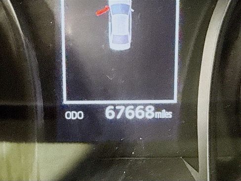 Used 2022 Toyota Camry SE image 16