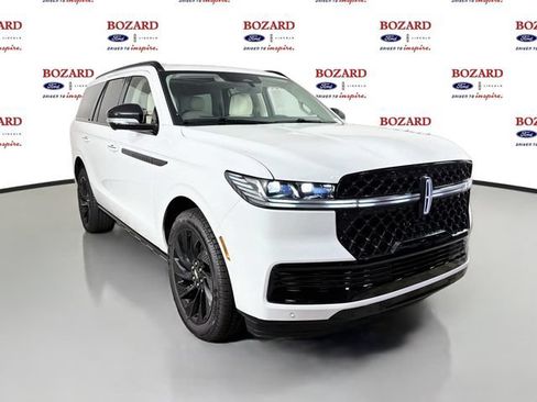 New 2027 Lincoln Navigator Reserve w/ Jet Appearance Package AWD/4WD image 1