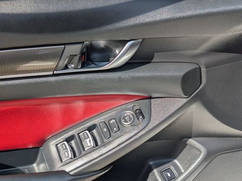 Used 2018 Honda Accord Sport image 16