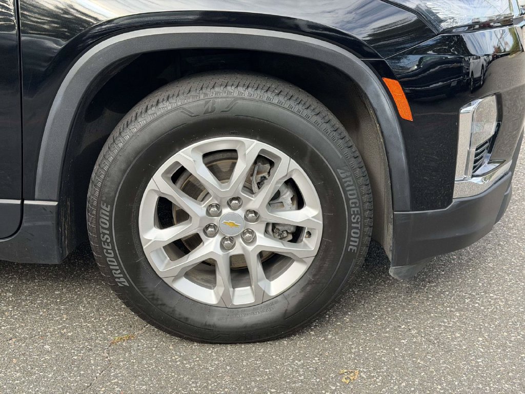Used 2023 Chevrolet Traverse LS w/ Safety Package AWD/4WD image 9