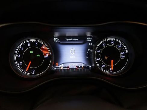 Used 2019 Jeep Cherokee Limited image 20