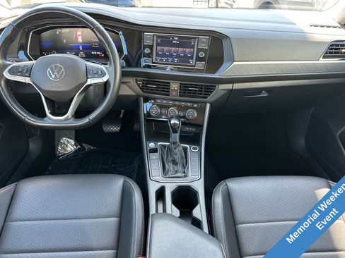 Used 2024 Volkswagen Jetta SE FWD image 17