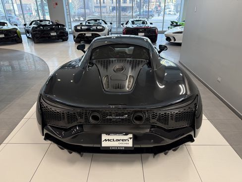 Used 2023 McLaren Artura RWD image 3