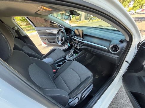 Used 2024 Kia Forte LXS w/ LXS Technology Package FWD image 39
