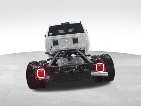 New 2026 RAM 4500 Tradesman w/ Chrome Appearance Group AWD/4WD image 7