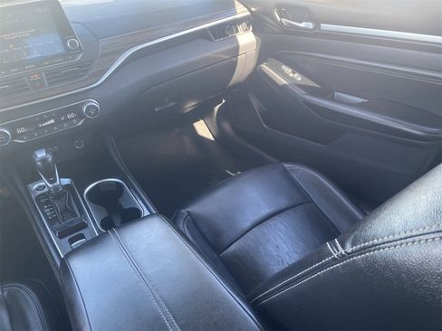 Used 2020 Nissan Altima 2.5 Platinum image 18