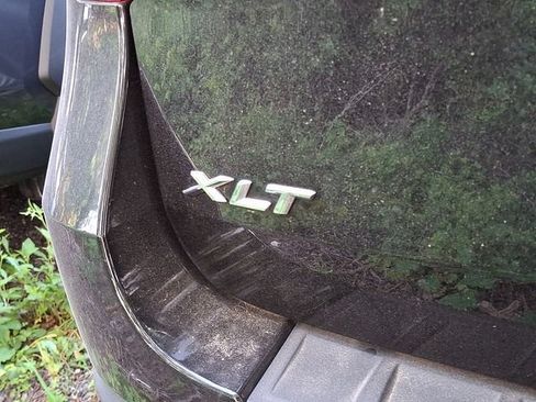 Used 2022 Ford Explorer XLT w/ Equipment Group 202A AWD/4WD image 8