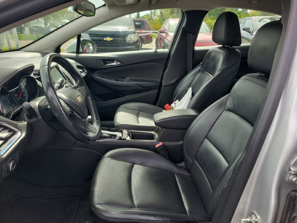 Used 2018 Chevrolet Cruze Premier FWD image 19