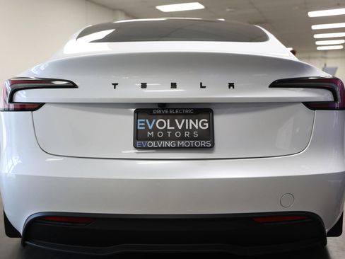 Used 2024 Tesla Model 3 Standard Range image 14