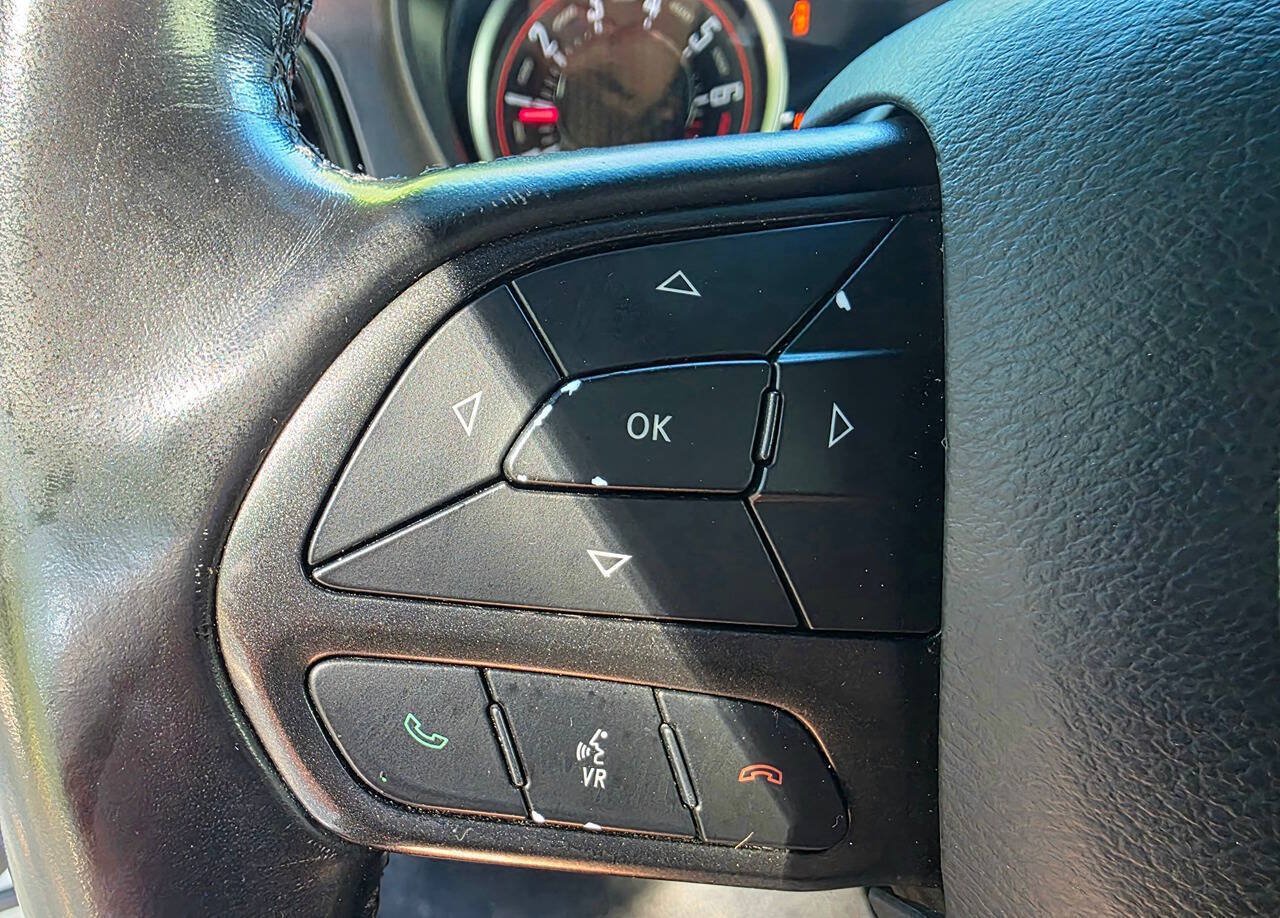 Used 2020 Dodge Challenger SXT RWD image 19