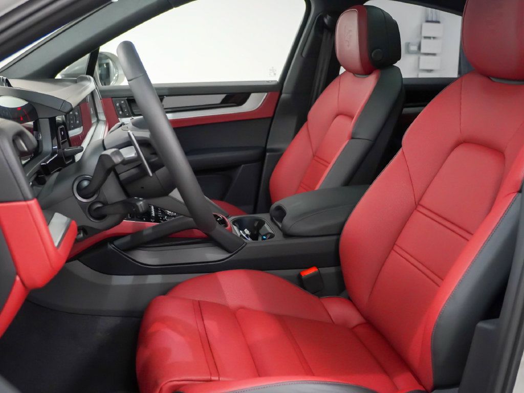 Certified 2026 Porsche Cayenne Coupe AWD/4WD image 5