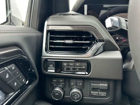 New 2026 GMC Yukon XL Elevation w/ Elevation Premium Package AWD/4WD image 21
