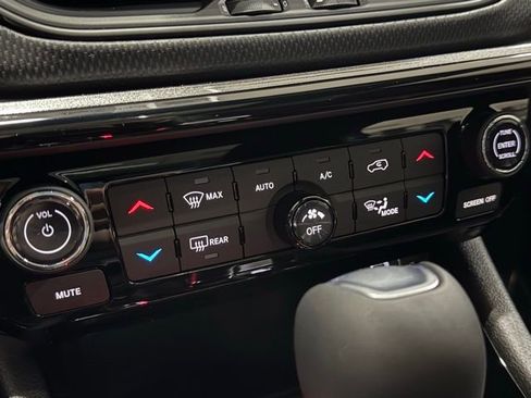 New 2025 Jeep Compass Latitude w/ Sun & Sound Group image 4