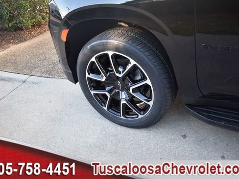 Certified 2024 Chevrolet Suburban RST image 17