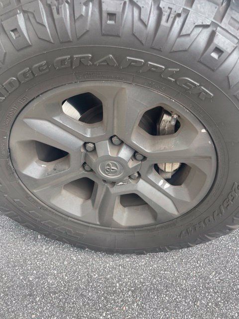Used 2018 Toyota 4Runner SR5 Premium RWD image 15