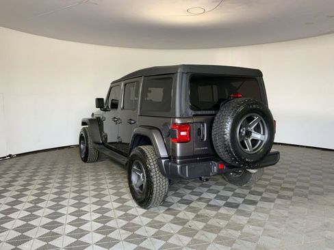 Used 2025 Jeep Wrangler Unlimited Sahara w/ Technology Group AWD/4WD image 7