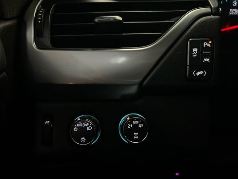 Used 2016 Chevrolet Tahoe LT image 17